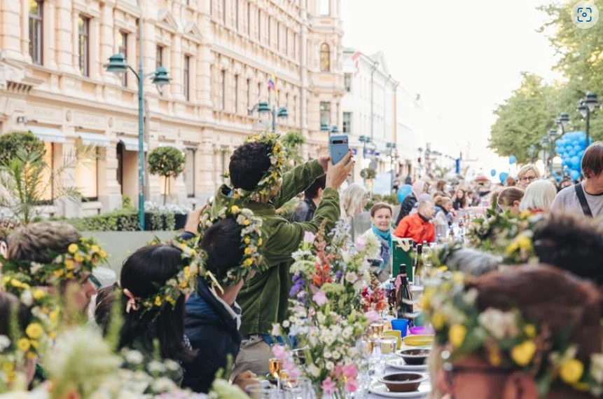Celebrating- Helsinki-Day